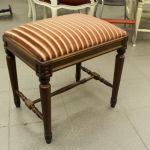 889 5384 STOOL